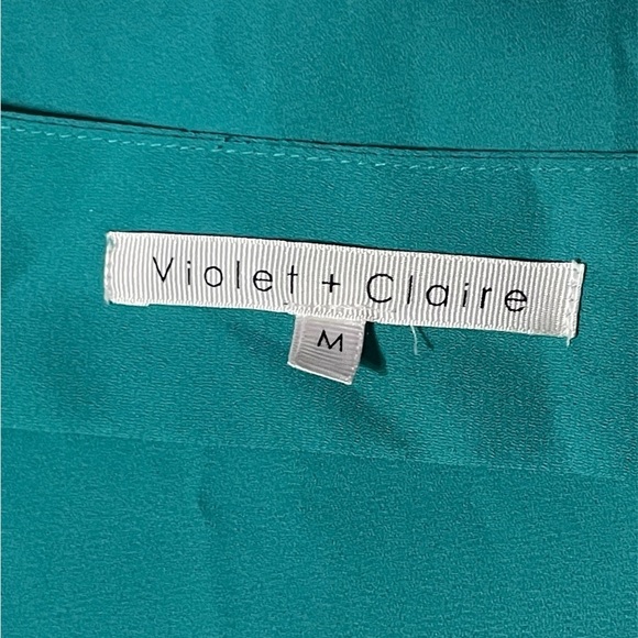VIOLET + CLAIRE TURQUOISE SLEEVELESS PULLOVER BLOUSE SIZE MEDIUM GENTLY WORN - Picture 3 of 3